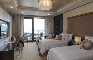 Курортные отели Shahdag Hotel & Spa Шахдаг Улучшенный номер Твин с видом на площадь-2